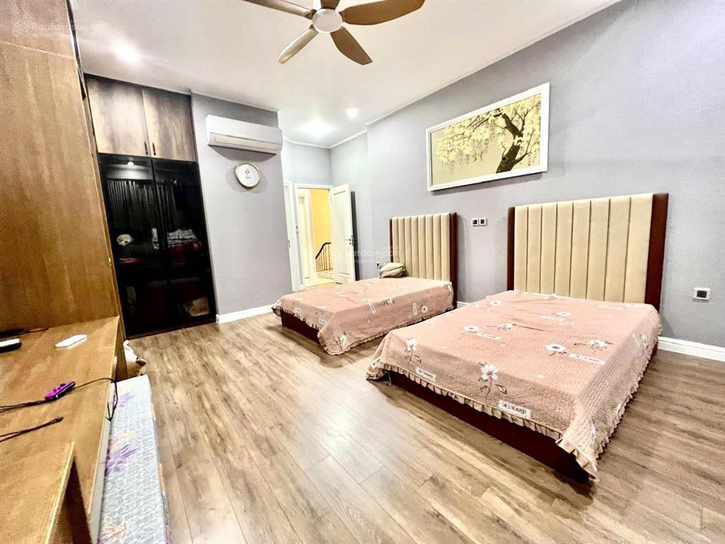 Cần bán rất gấp căn penthouse duplex lâm viên complex,193m ban công đn view thành phố rất thoáng
