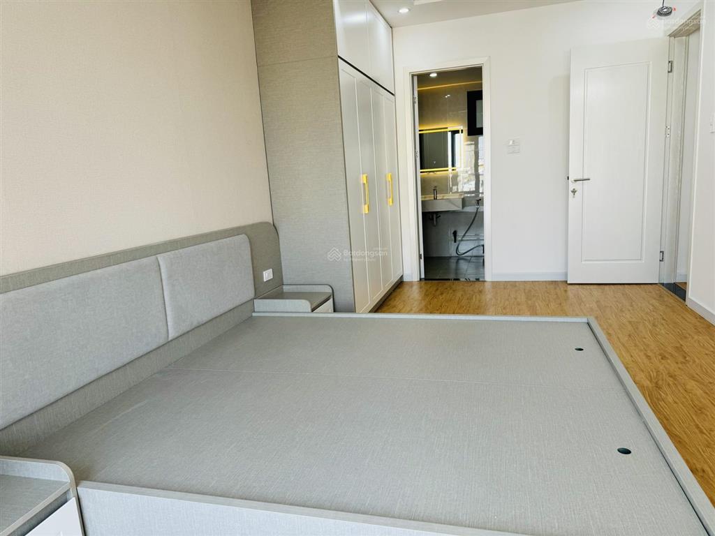 Chủ nhà cần bán gấp căn hộ 4pn sudico sông đà 172m2 tầng đẹp, ban công đn full nội thất 9,8 tỷ