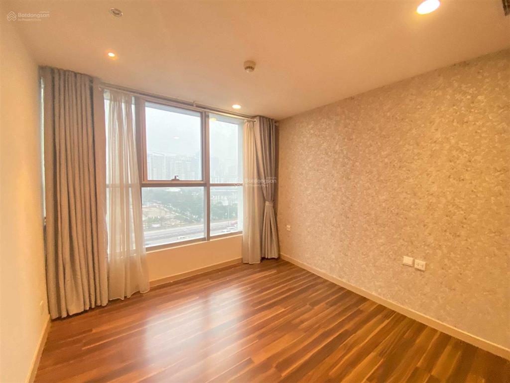 Chủ nhà cần bán gấp căn hộ 3pn thăng long n01 115m2 tầng trung view trung tâm hội nghị quốc gia