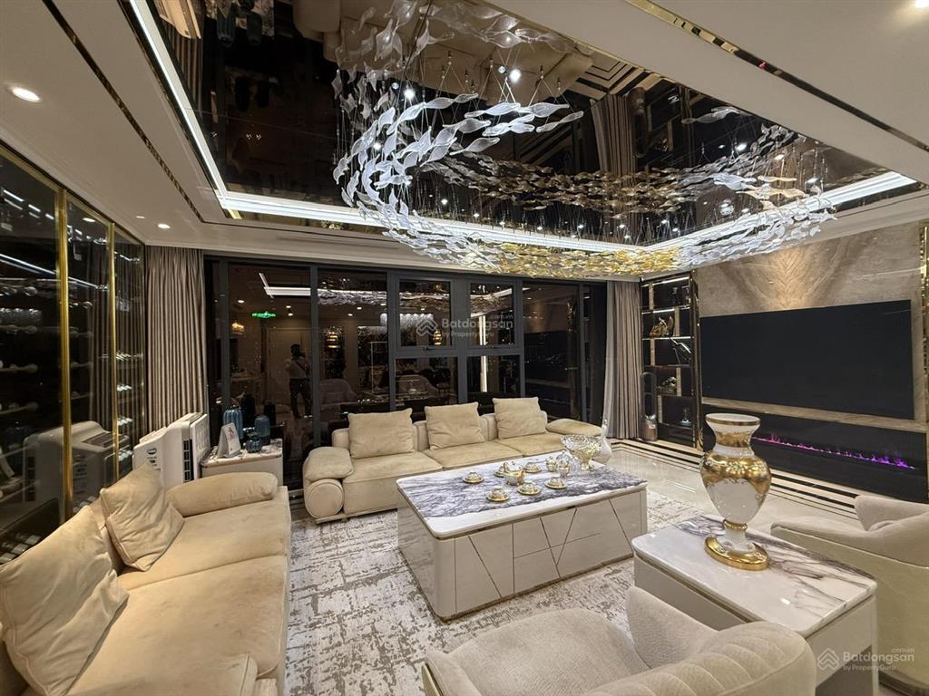 Căn hiếm tìm chủ nhân mới cho căn penthouse duplex 400m2 tại han jadin view trực diện hồ tây