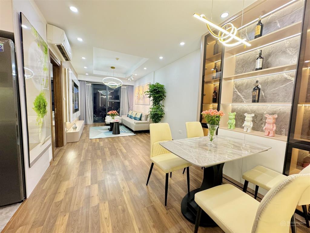 Bán ch 2pn view đẹp tại the sun mễ trì, 6 tỷ, 81m2 tầng trung ban công hướng mát, full nội thất