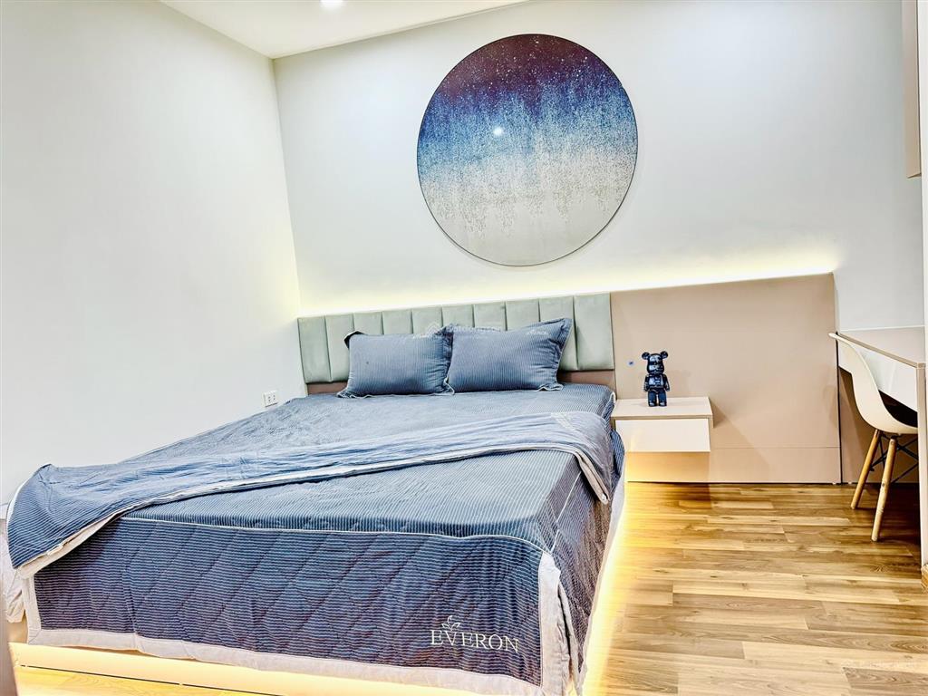 Bán ch 2pn view đẹp tại the sun mễ trì, 6 tỷ, 81m2 tầng trung ban công hướng mát, full nội thất