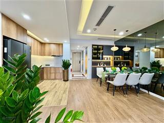 Bán gấp ch 3n view hồ thăng long number one dt 119m full nt hướng đn giá 75tr/m sđcc tầng trung