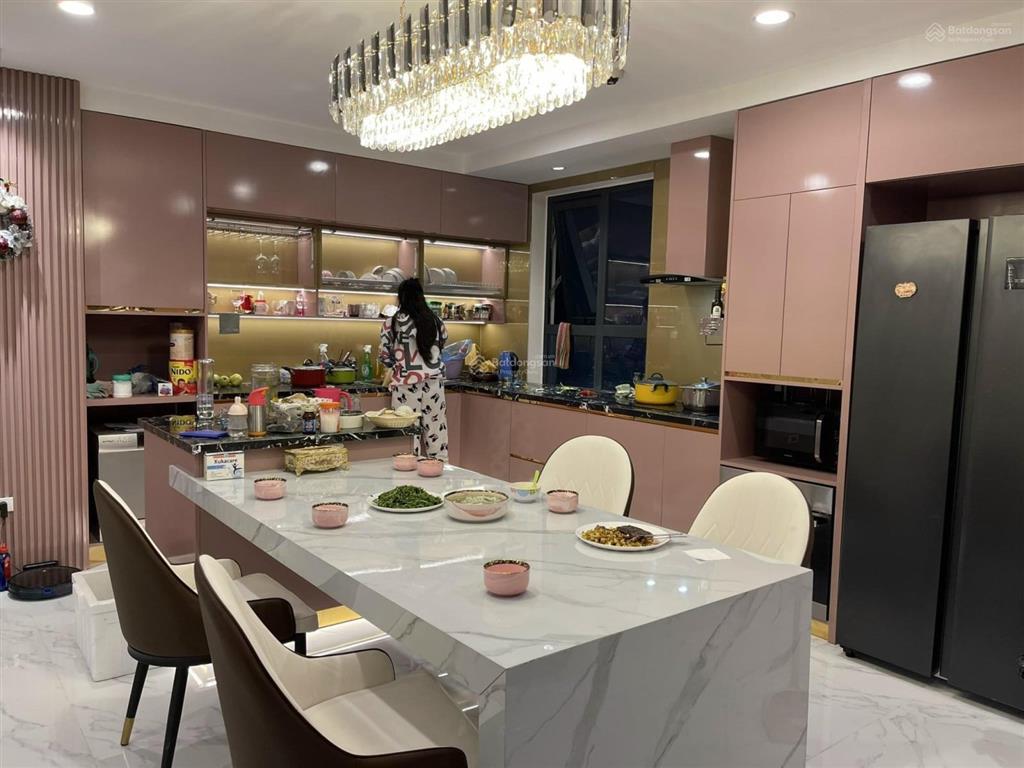 Cần bán gấp căn hộ cao tầng the manor 193m2 thiết kế 3n 2vs các phòng đều có ánh sáng giá thiện chí