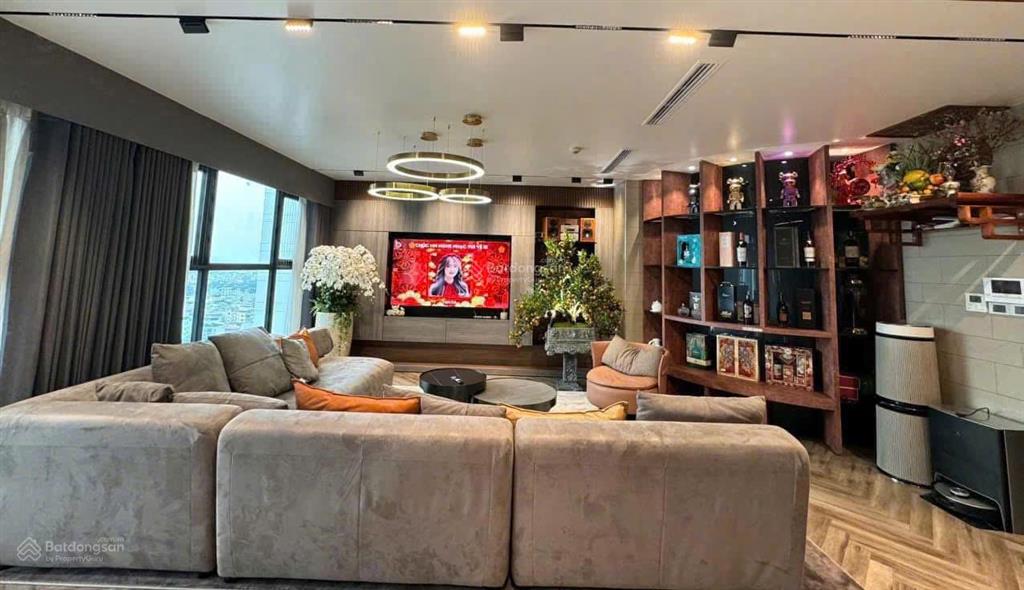 Bán gấp! ch 3n121m  7,5 tỷ cc goldmark city full nt ở ngay hướng đn sđcc tầng trung sẵn slot ô tô