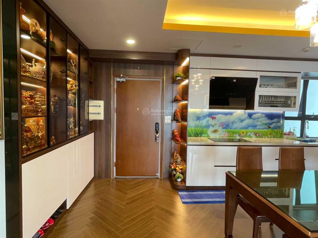 Cần bán rất gấp căn hộ 4pn tòa diamond goldmark city 136m2, tầng trung hướng ban công đn giá 8,9 tỷ