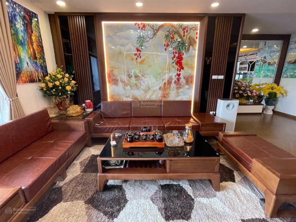 Cần bán rất gấp căn hộ 4pn tòa diamond goldmark city 136m2, tầng trung hướng ban công đn giá 8,9 tỷ