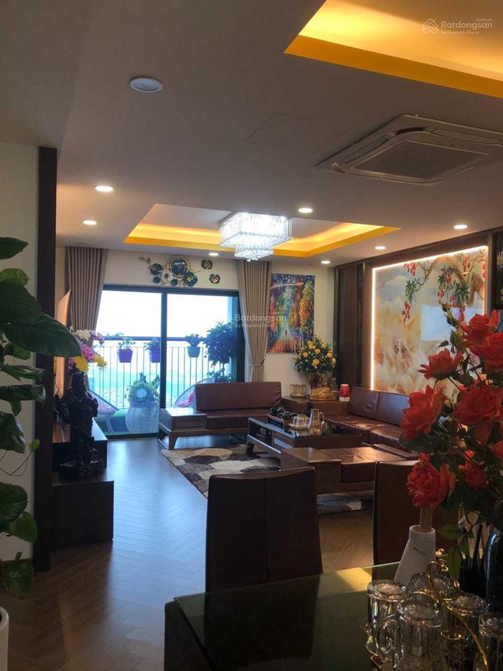 Cần bán rất gấp căn hộ 4pn tòa diamond goldmark city 136m2, tầng trung hướng ban công đn giá 8,9 tỷ