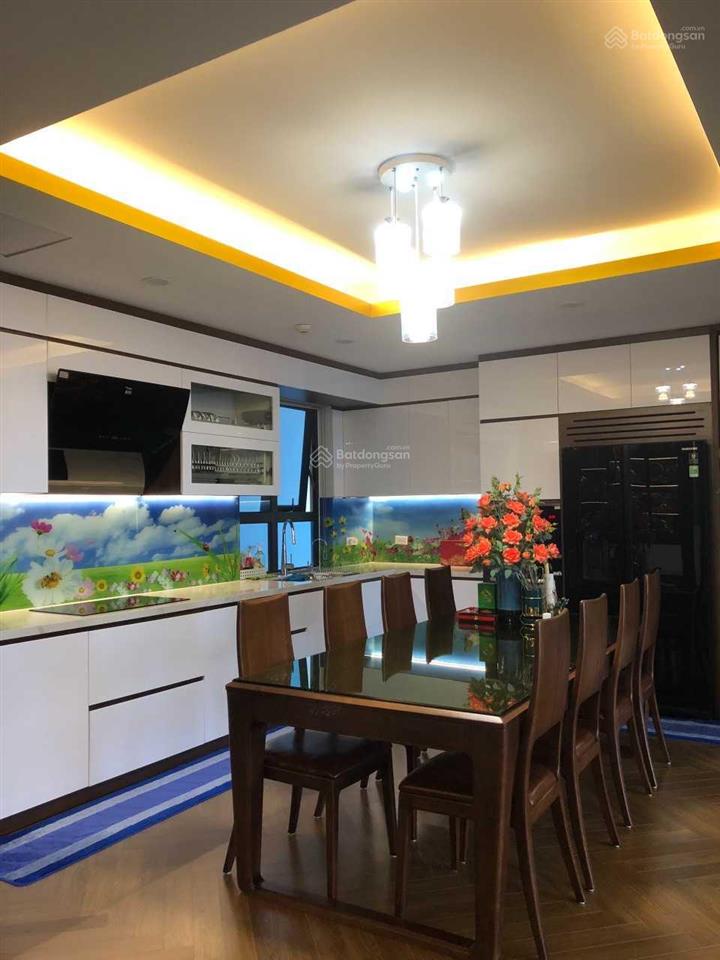 Cần bán rất gấp căn hộ 4pn tòa diamond goldmark city 136m2, tầng trung hướng ban công đn giá 8,9 tỷ
