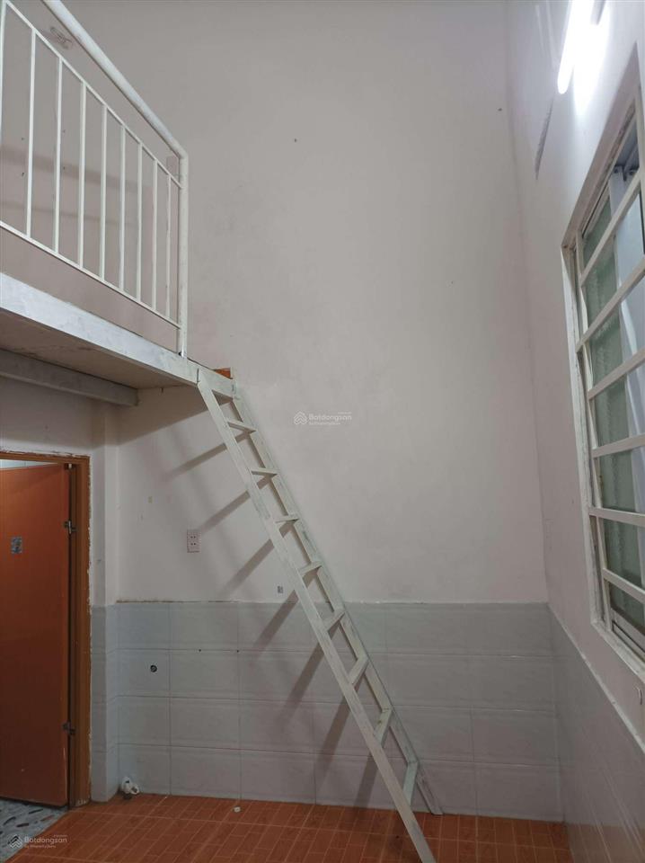 Cho thuê phòng trọ 2,5 triệu, 18m2, tại 129 đường 50, phước long b, q9, view đẹp