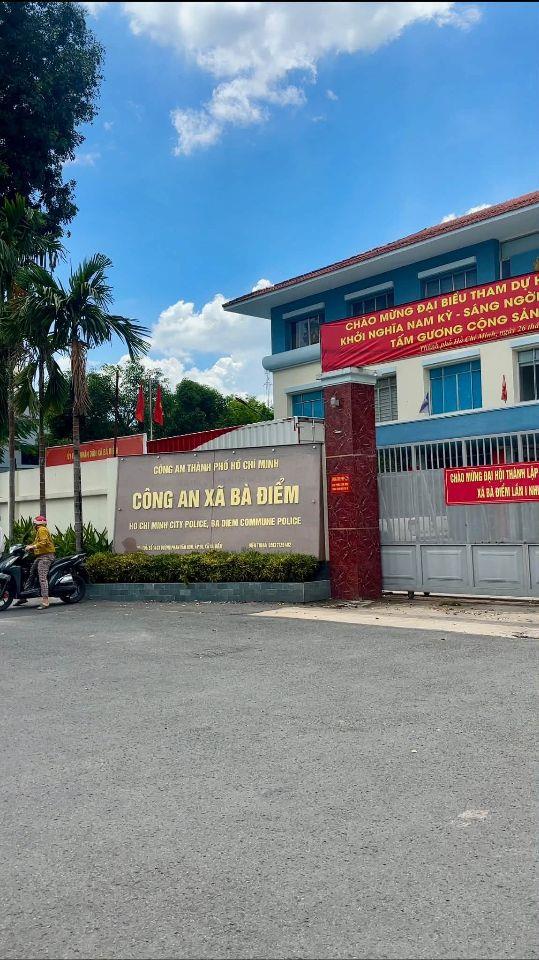 Bán nhà ngay chợ xuân thới thượng xâ bà điểm đường phan văn hơn. sổ hồng hoàn công