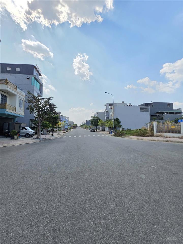 Bán lô góc 6.5x22m, đường n4 kdc phú hồng thịnh 9 p. bình an, thổ cư 100%