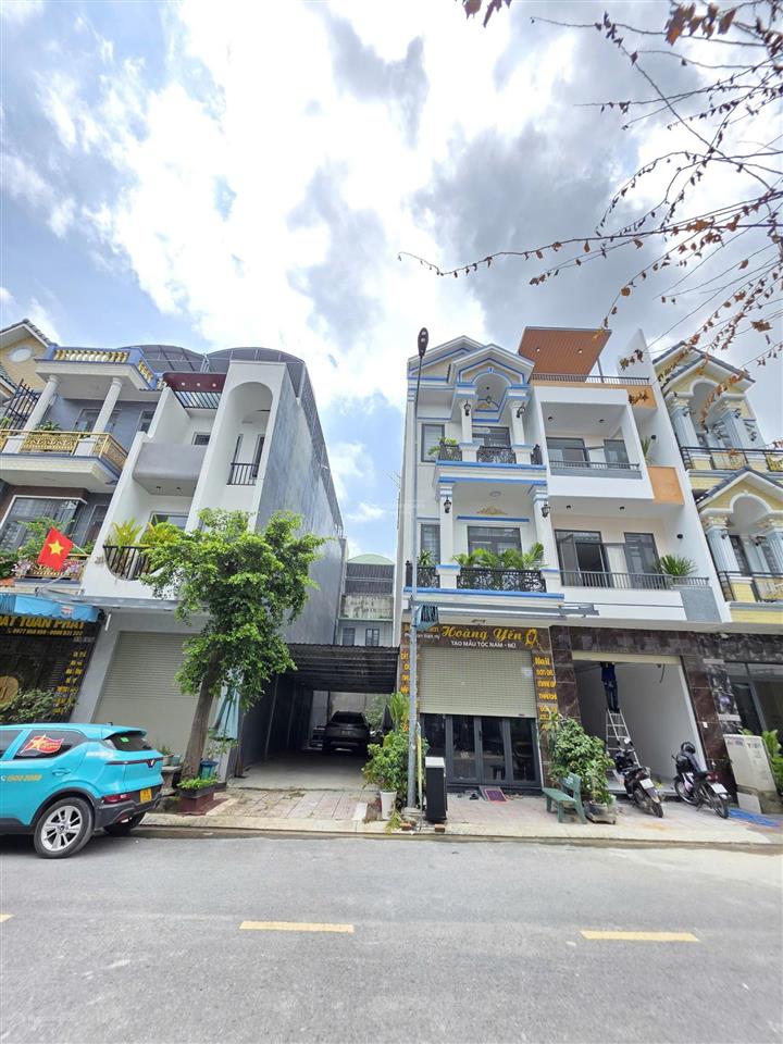 Bán nhà mới 1t 2l 4x18m hoàn công, đường d2 kdc phú hồng khang, thu 14tr/th (trục chính)