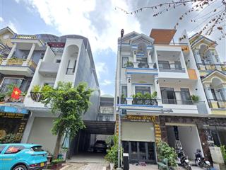 Bán nhà mới 1t 2l 4x18m hoàn công, đường d2 kdc phú hồng khang, thu 14tr/th (trục chính)