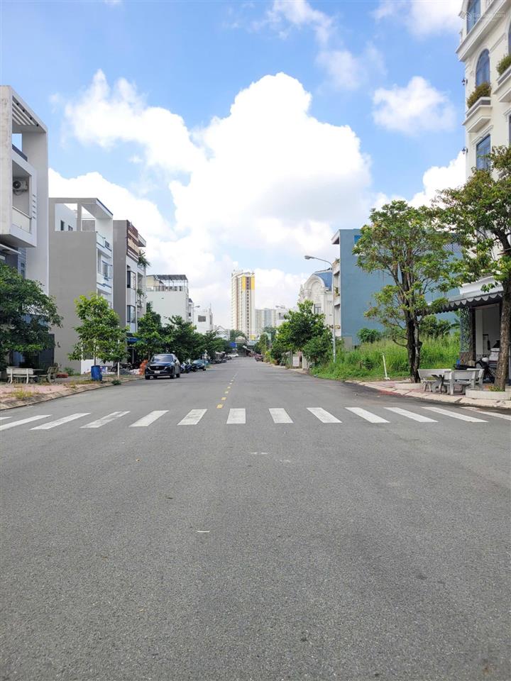 Bán nhà 1t3l 5x14m, đường d6 kdc phú hồng thịnh 6 p. bình an, thổ cư 100%