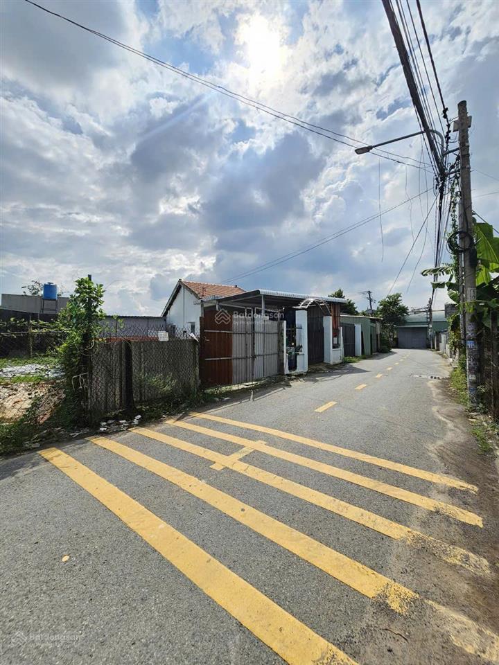 Bán đất 7x23m, mặt tiền trần thị xanh, p. tân đông hiệp gần ttyt dĩ an