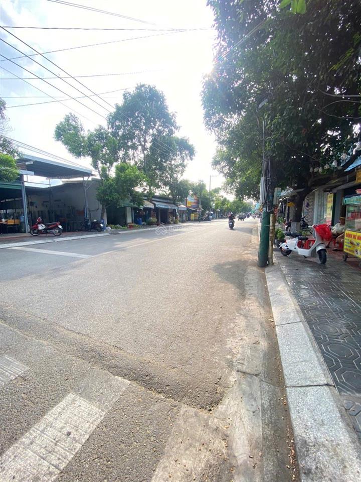 Bán cấp 4 mới 5.91x35.6m, mặt tiền nguyễn thái học p. dĩ an kế chợ dĩ an 1