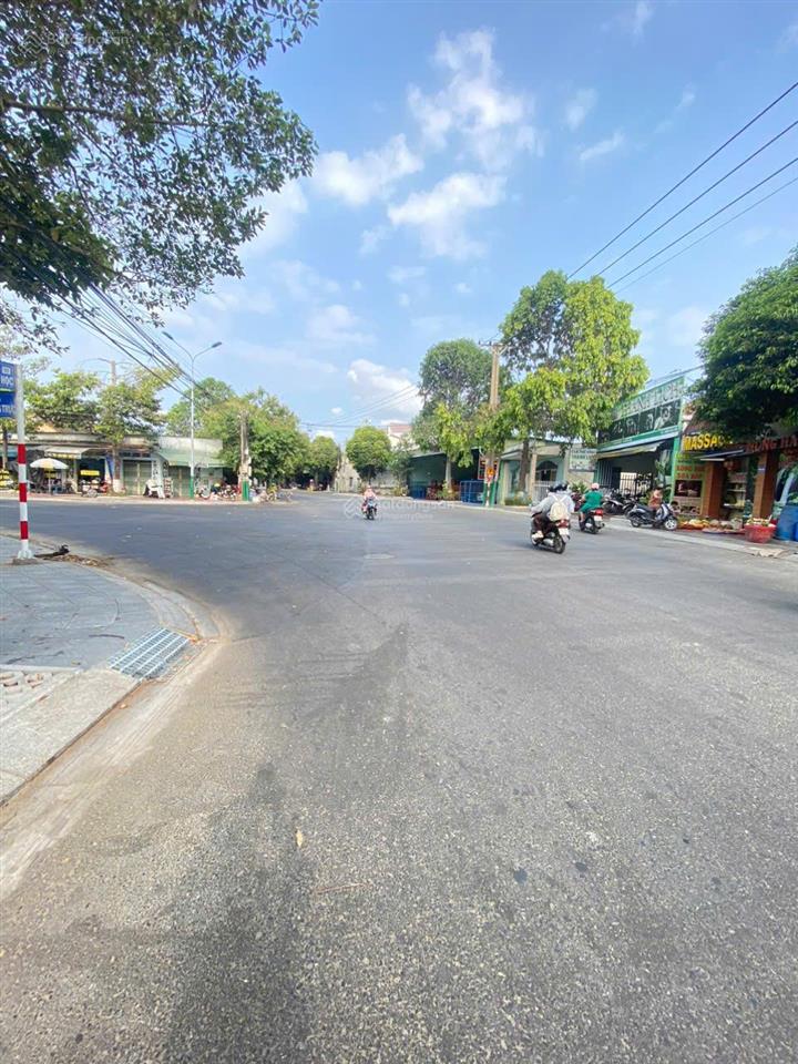 Bán cấp 4 mới 5.91x35.6m, mặt tiền nguyễn thái học p. dĩ an kế chợ dĩ an 1