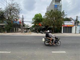 Bán lô góc 15.6x27m, mặt tiền đường đt. 743a p. tân đông hiệp, thu 90tr/th