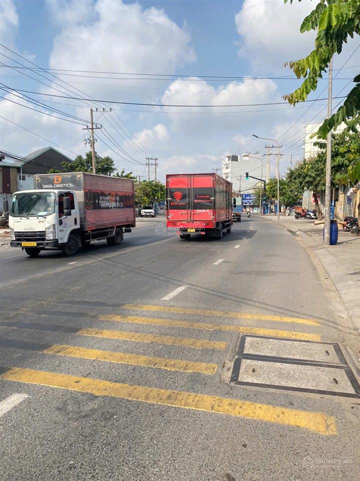 Bán nhà và xưởng 453.3m2, mặt tiền đt.743a p. tân đông hiệp gần ngã 3 ông xã, đang thuê 27tr/th