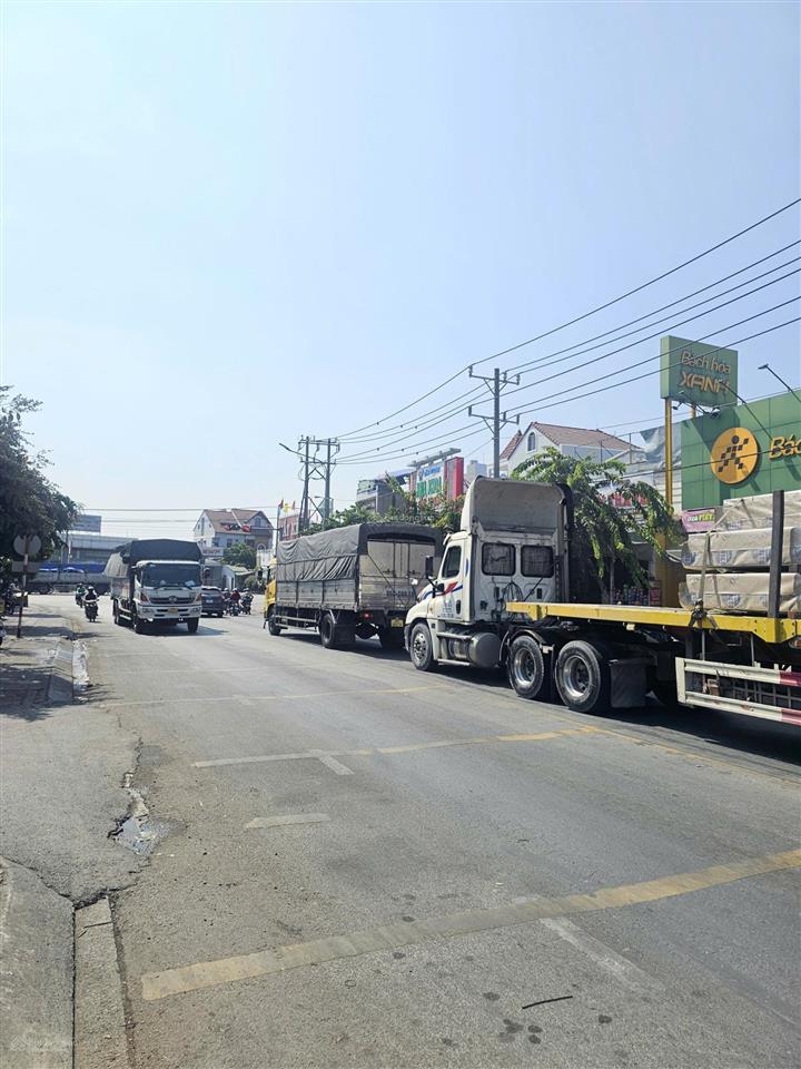 Bán nhà cấp 4 (7.5x32m), mặt tiền đt 743a p. tân đông hiệp, đang thuê 17tr/th