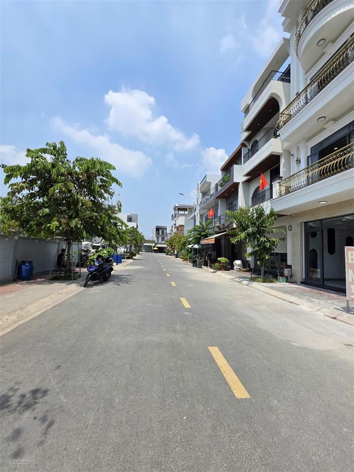 Bán nhà mới 1t3l 513.5m hoàn công, đường n3 kdc đông hòa c gần trường cấp 1, full nội thất