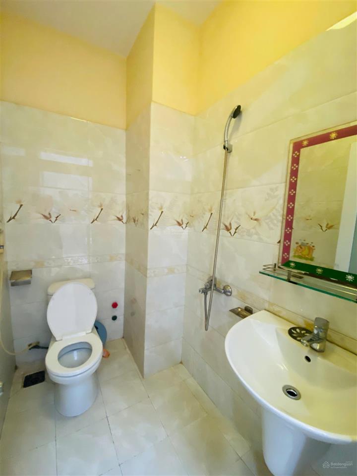 Bán nhà 1t2l 5x20m, đường d11 kdc việt sing kế chợ việt sing (hoàn công, kinh doanh được)
