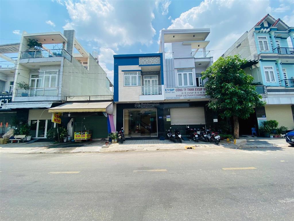 Bán nhà 1t2l 5x20m, đường d11 kdc việt sing kế chợ việt sing (hoàn công, kinh doanh được)