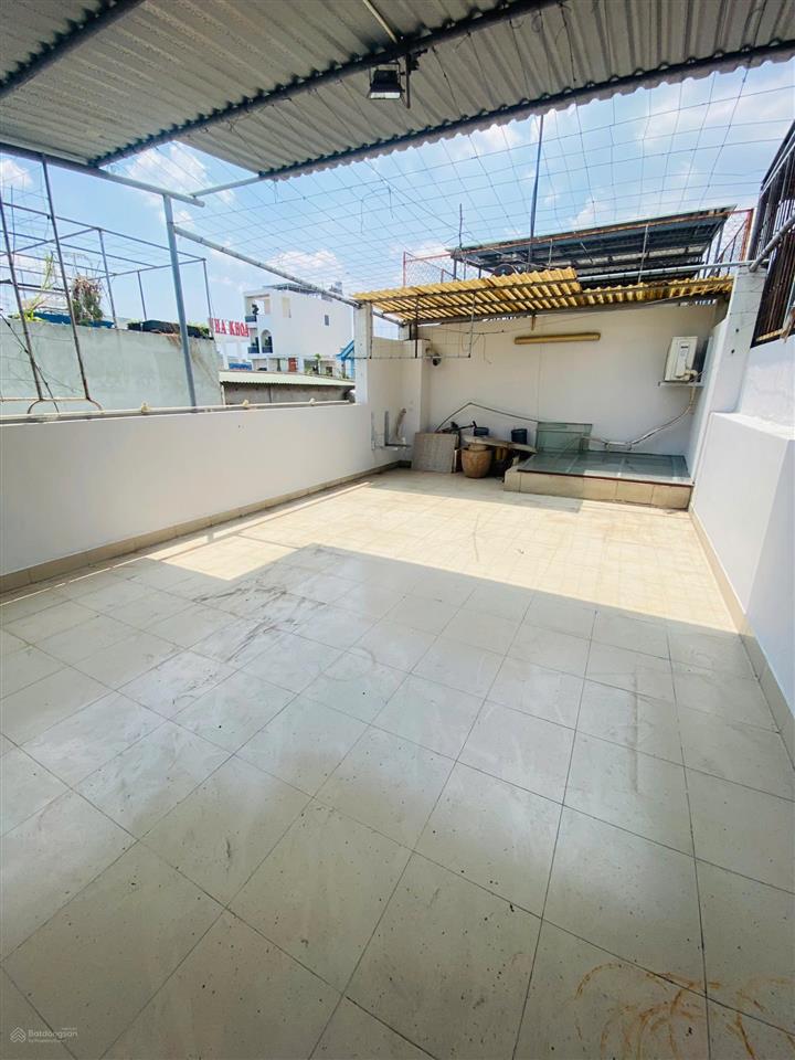 Bán nhà 1t2l 5x20m, đường d11 kdc việt sing kế chợ việt sing (hoàn công, kinh doanh được)