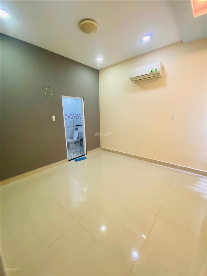 Bán nhà 1t2l 5x20m, đường d11 kdc việt sing kế chợ việt sing (hoàn công, kinh doanh được)