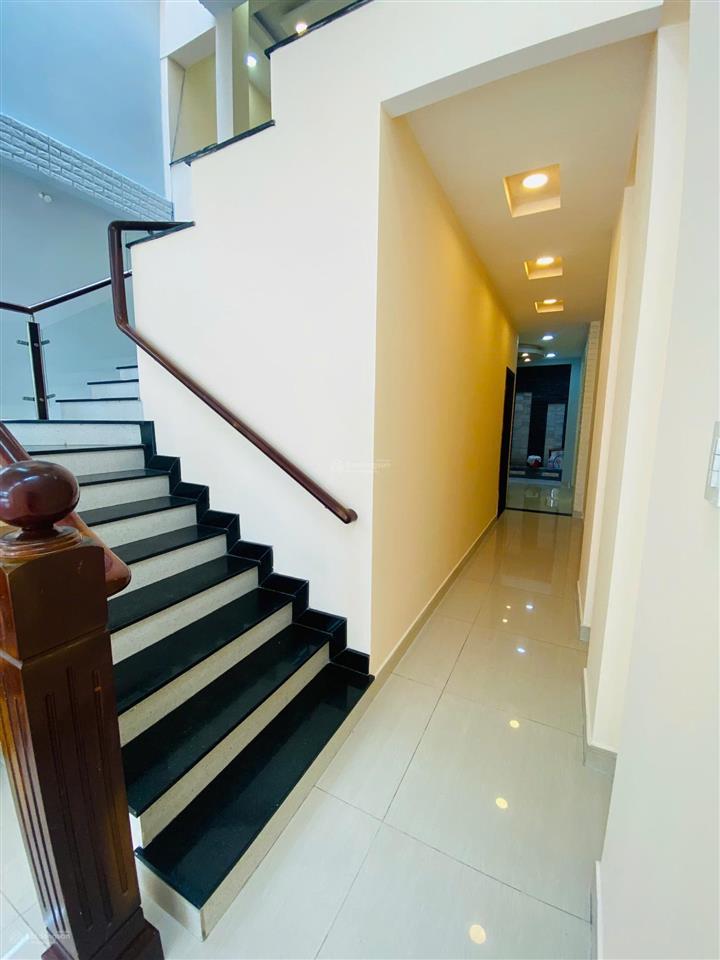 Bán nhà 1t2l 5x20m, đường d11 kdc việt sing kế chợ việt sing (hoàn công, kinh doanh được)