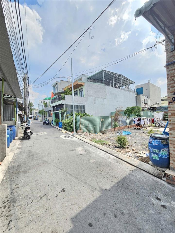 Bán đất 6x24.4m, hẻm nguyễn hữu cảnh gần trường cấp 1,2