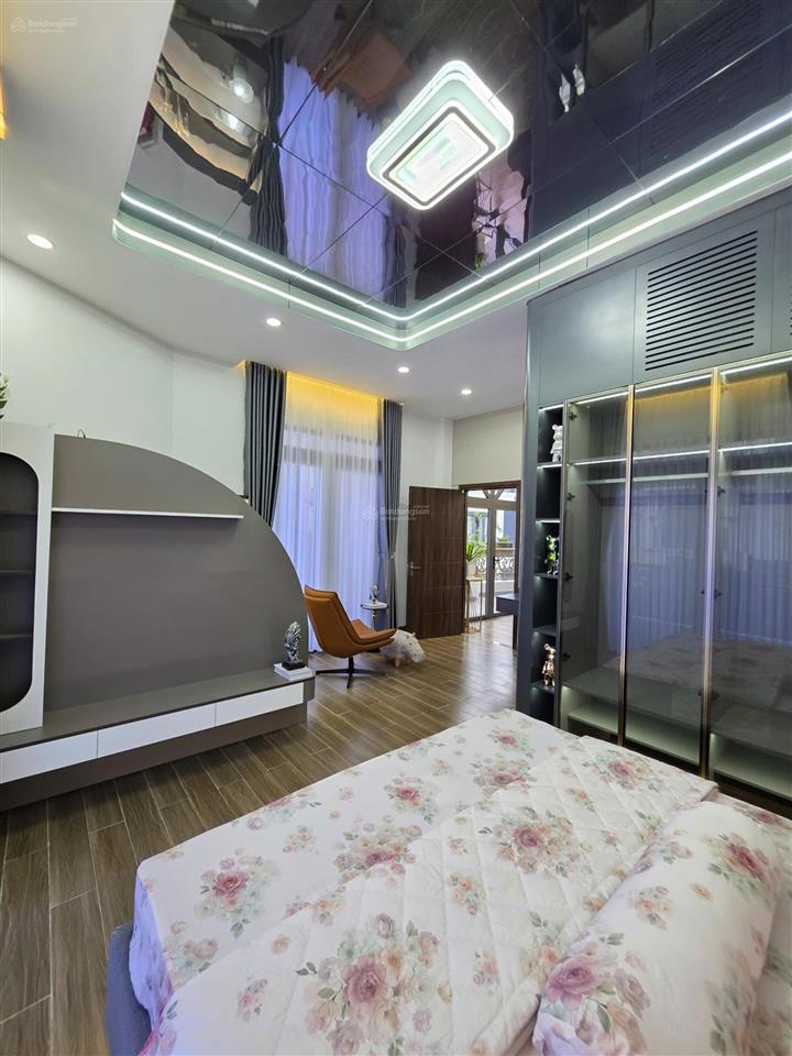 Bán căn góc mới 1t2l, đường d1 kdc lê phong bình chuẩn 1, full nội thất xịn (trục chính)