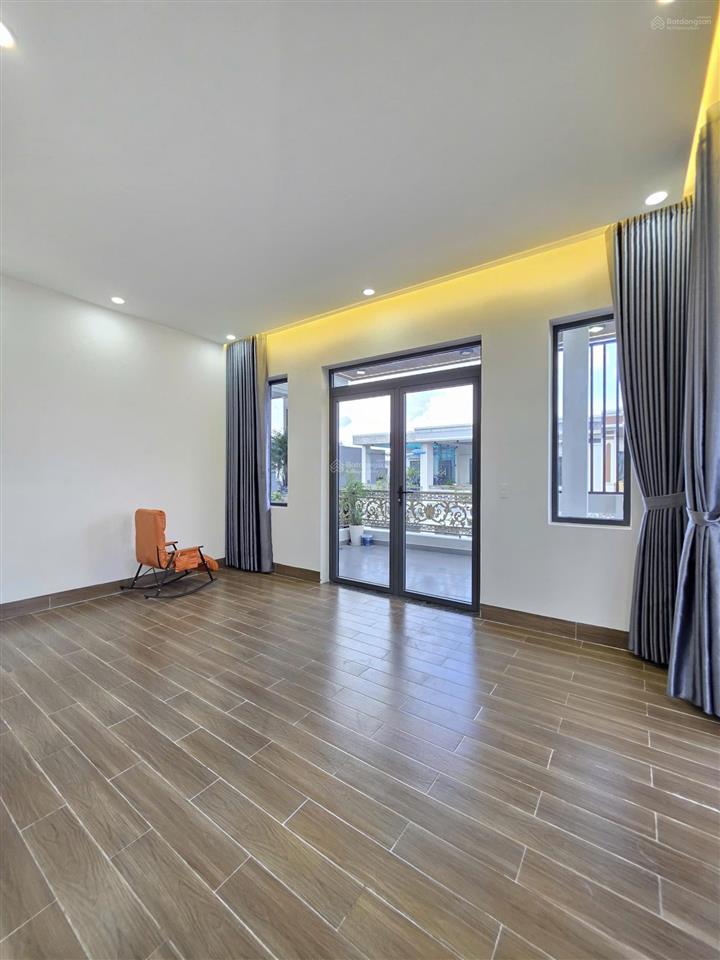 Bán căn góc mới 1t2l, đường d1 kdc lê phong bình chuẩn 1, full nội thất xịn (trục chính)