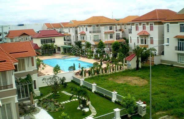 Bán nhà 1t2l 7x18.5m, đường d33 khu biệt thự the oasis (hoàn công)