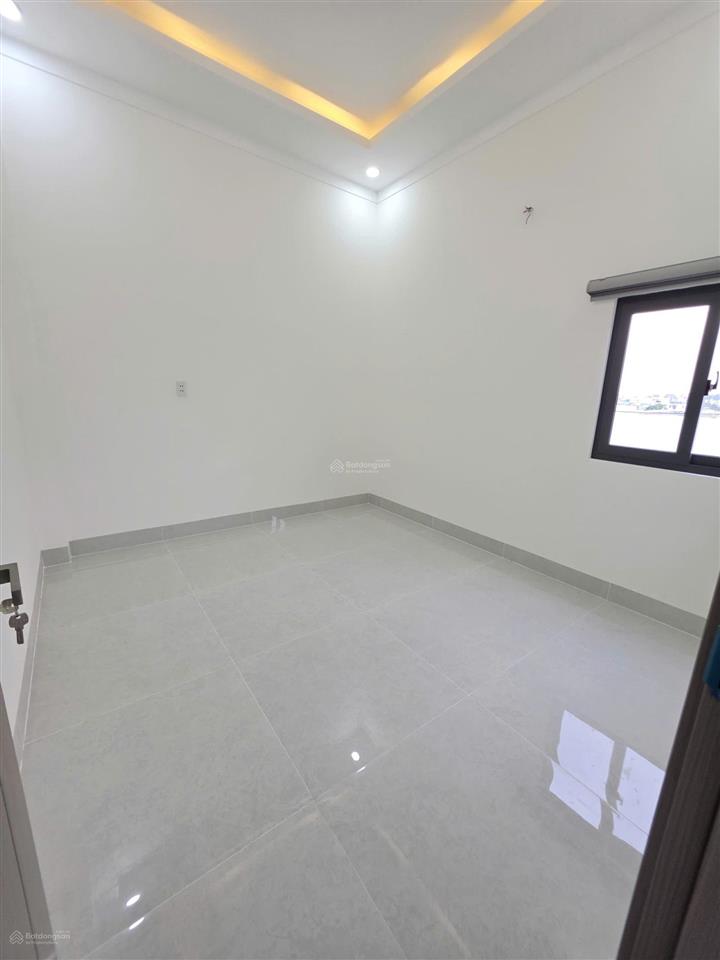 Bán nhà mới 1t2l 5x18m, kdc bửu hòa đối diện công viên, full nội thất (hoàn công)