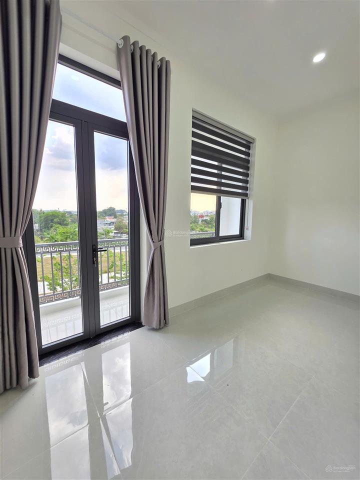 Bán nhà mới 1t2l 5x18m, kdc bửu hòa đối diện công viên, full nội thất (hoàn công)