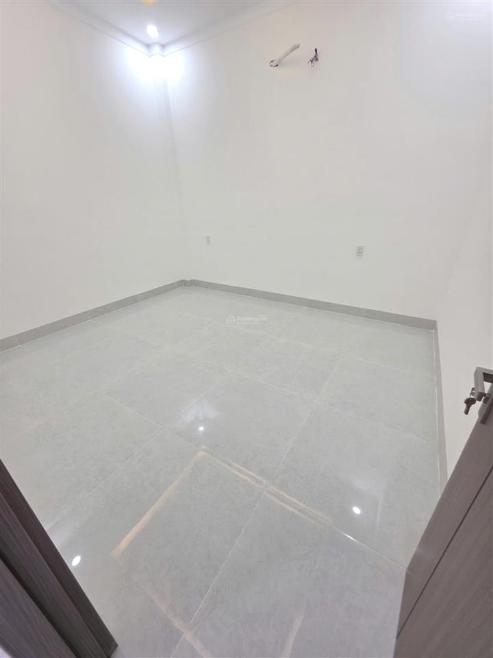Bán nhà mới 1t2l 5x18m, kdc bửu hòa đối diện công viên, full nội thất (hoàn công)
