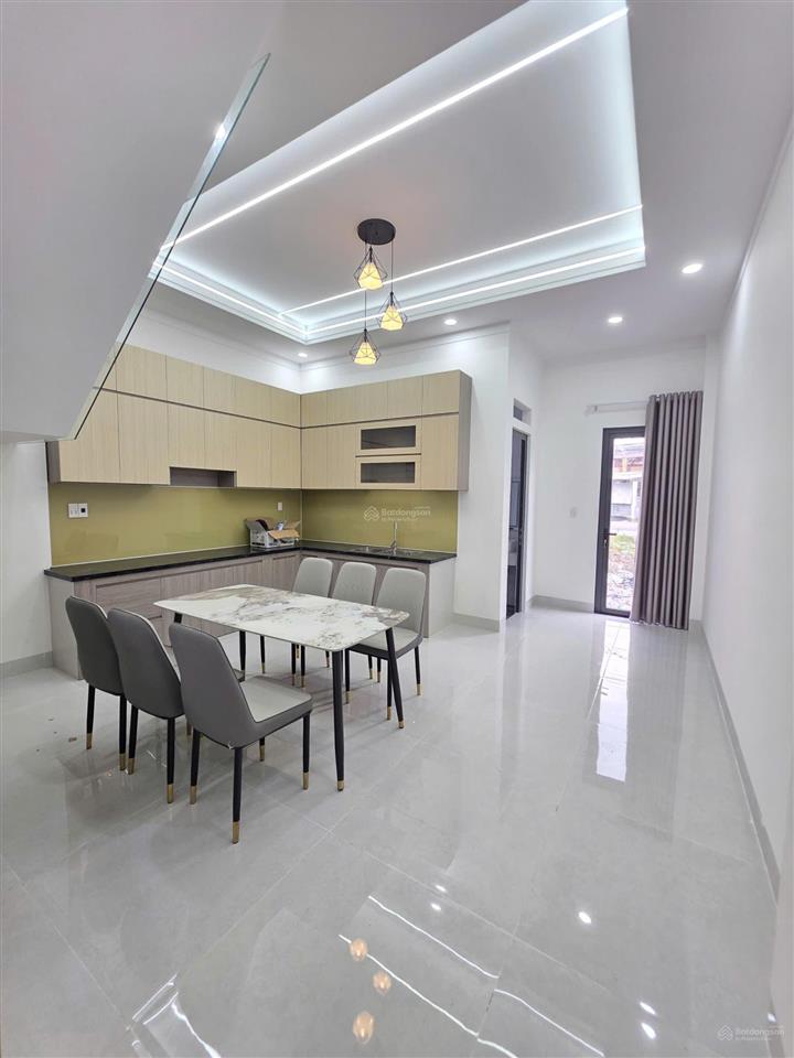 Bán nhà mới 1t2l 5x18m, kdc bửu hòa đối diện công viên, full nội thất (hoàn công)