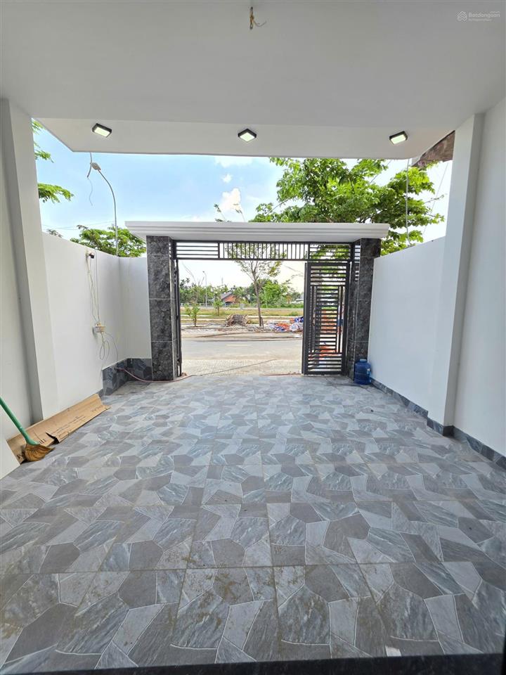 Bán nhà mới 1t2l 5x18m, kdc bửu hòa đối diện công viên, full nội thất (hoàn công)