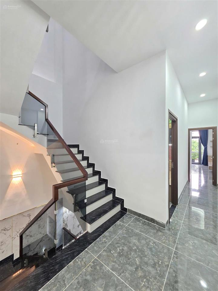 Bán nhà mới 1t2l 5x18.5m, đường d1 kdc the suncity p. an phú, full nội thất (giá tham khảo tốt)