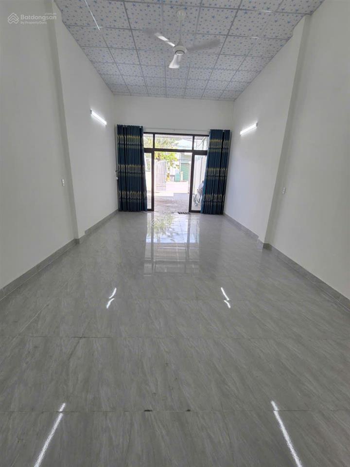 Bán nhà cấp 4 (4,6x30m), mặt tiền đường đt 743a gần chợ tân long (sầm uất)