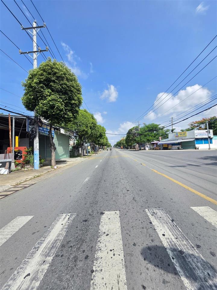 Bán đất 5x30m, đường đt.743a gần làng đại học (sầm uất)