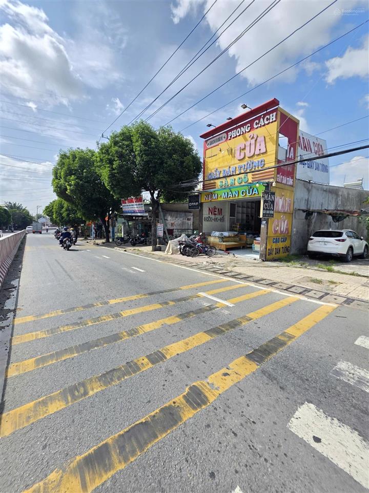 Bán đất 5x30m, đường đt.743a gần làng đại học (sầm uất)