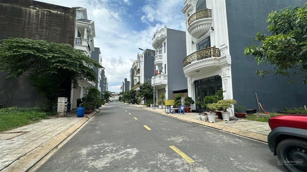 Bán đất 5x17m, đường d4 kdc the suncity (giá rẻ, không vướng cống hoặc tủ điện)