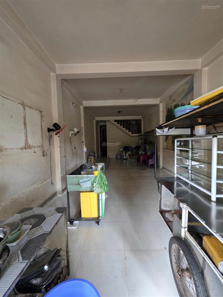 Bán nhà 1t3l 4.5x24m, mặt tiền đường gs1 gần go dĩ an (sầm uất, hoàn công)