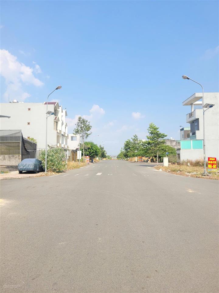 Bán lô góc 5x25m, đường n4 kdc phú hồng thịnh 6 (giá rẻ, trục chính, không vướng)