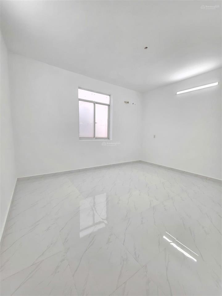 Cho thuê nhà 1t1l 5x12m, đường d2 kdc champaca gần làng đại học (khu khép kín)