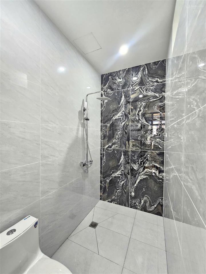 Bán nhà mới 1t2l 4x16m, đường n1 kdc phú hồng đạt (hoàn công, full nội thất xịn, trục chính)