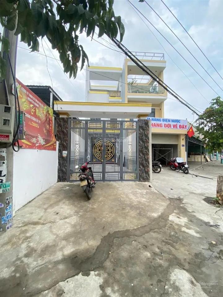 Bán nhà mới 1t2l 4.6x27m, mặt tiền đt 743a gần kcn sóng thần 2 (sầm uất, hoàn công)